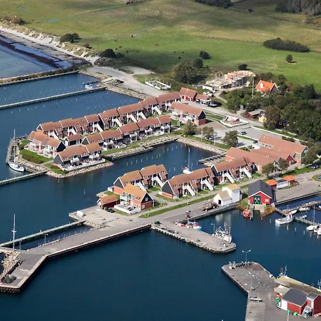 Mon - Klintholm Harbour