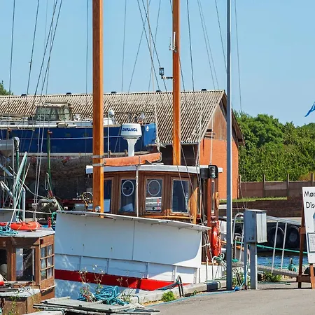 Mon - Klintholm Harbour Борре