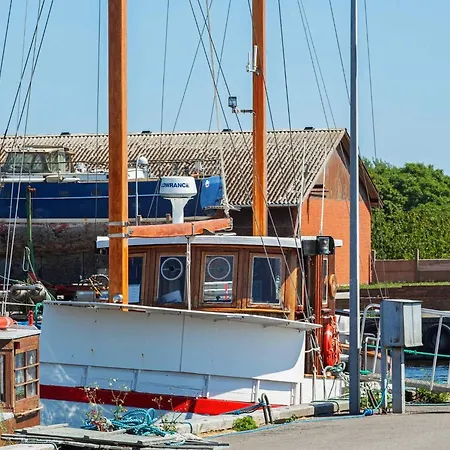 Mon - Klintholm Harbour Дом отдыха Борре