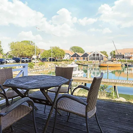 Mon - Klintholm Harbour